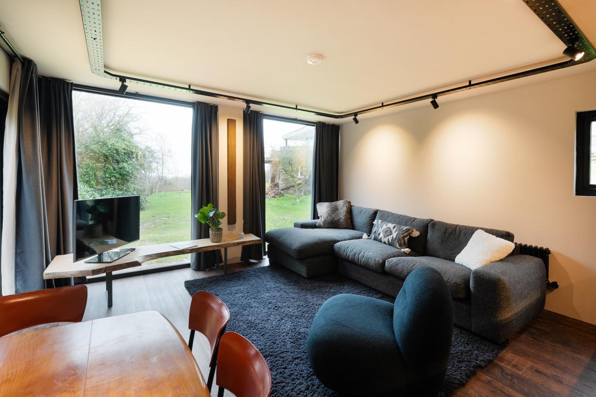 Luxury Container Apartment *