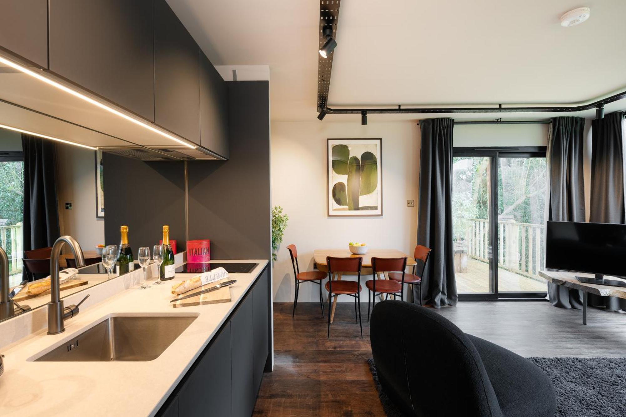 Luxury Container Apartment *
